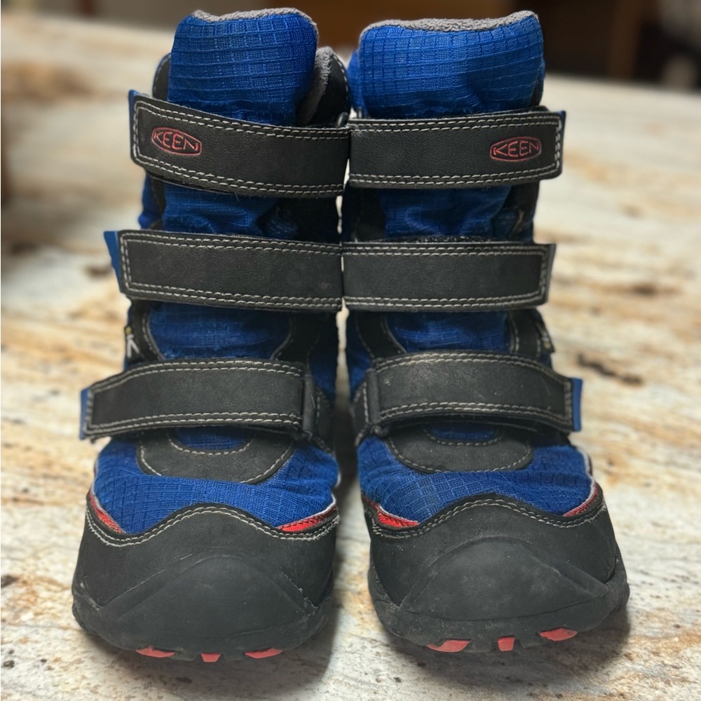 Keen Youth Kids Winter Boots. Size 3